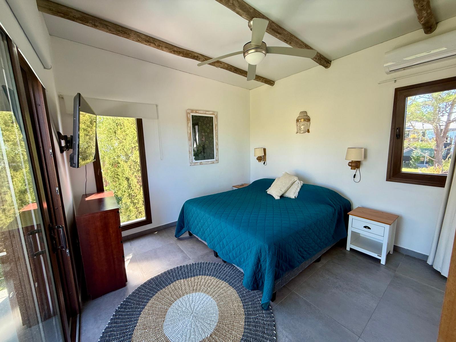 Linda casa de estilo colonial en altos de La Barra